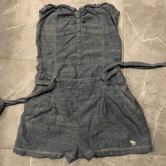 Abercrombie & Fitch Chambray Romper - Picture 7 of 9